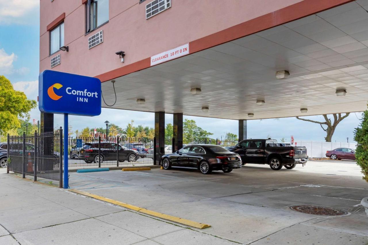 Comfort Inn Brooklyn New York City Exterior photo